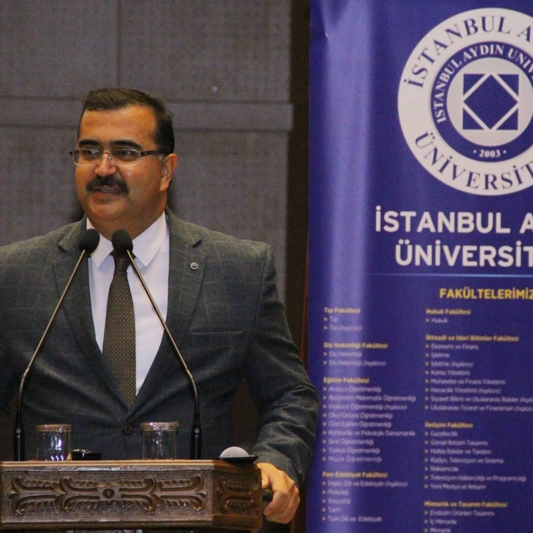 bilkursmaras's tweet photo. İstanbul Aydın Üniversitesi Öğretim Üyesi ve Cumhurbaşkanlığı Eğitim ve Öğretim Politikaları Üyesi Sayın Prof. Dr. Ömer ÖZYILMAZ tarafından Kahramanmaraş’ta eğitimcilere “Dünyada Gelişen Yeni Okul, Öğrenme Ve Öğretmen Anlayışı” konulu konferans verildi.

#bilkurs #iaukampus #iau https://t.co/JCCazZhyPi