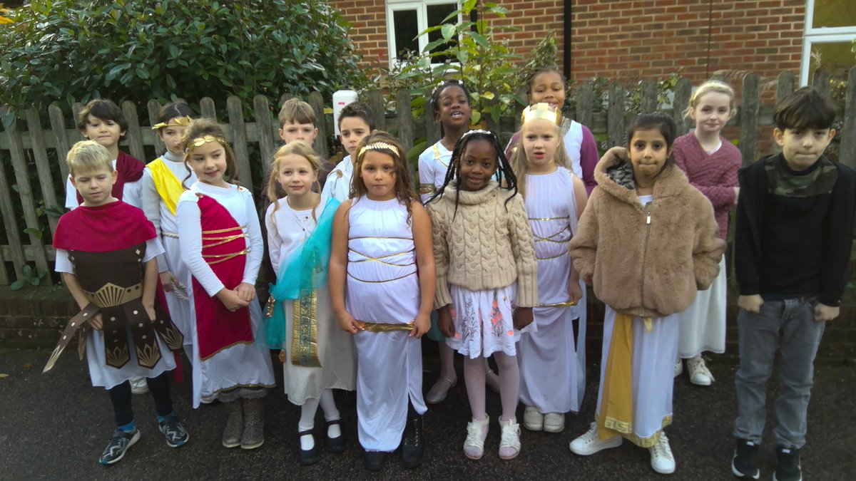 Year 3 are ready for their Ancient Greek Day!
#HistoricalJourney