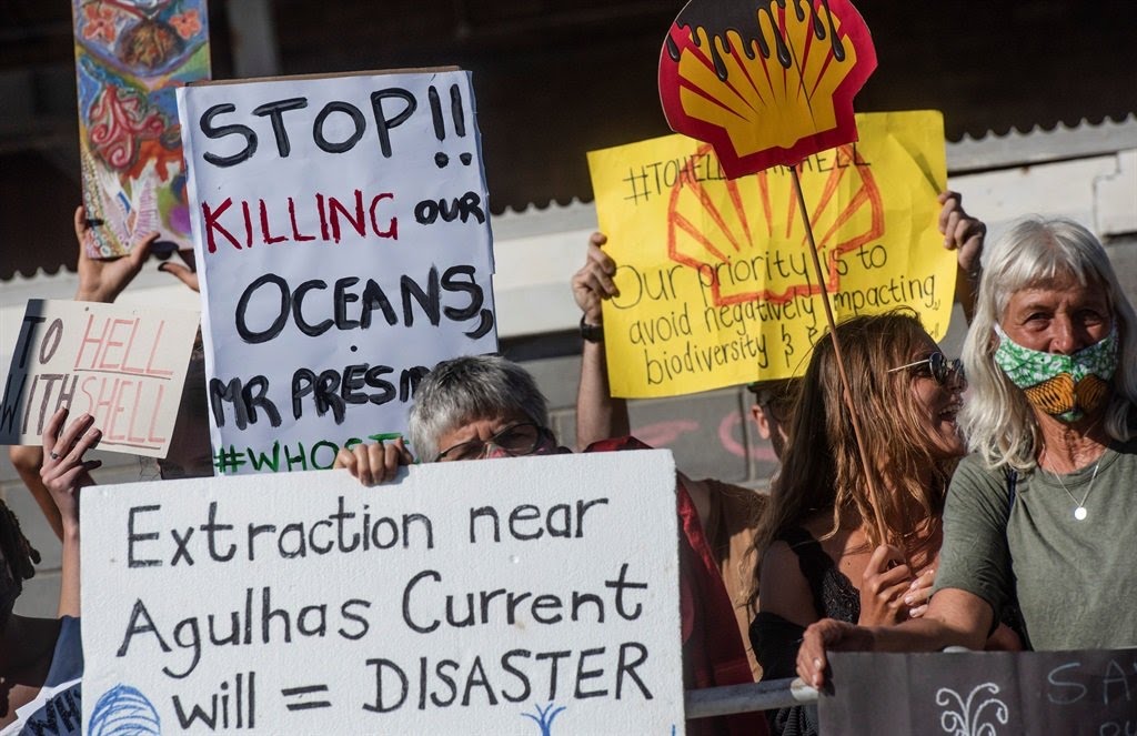 JustJamal_'s tweet photo. Shell is planning a seismic survey off the EC coast from 01 December. This involves sound waves to hit sea floor to detect oil/gas reserves. Marine life and  livelihoods of folks who depend on eco-tourism will be negatively impacted. Join the protest tomorrow. @yourmasedogter https://t.co/DZO5V7Knu2