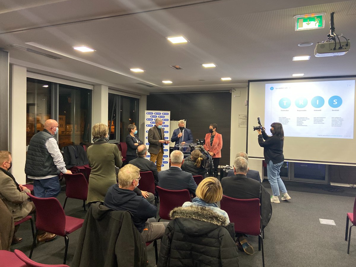 Soirée de Remise des Prix 2021 des Unions de Commerçants ce lundi soir à <a href="/quaialpha/">Quai Alpha</a> 
Merci à David Lestoux pour la qualité de sa conférence autour du thème "Commerce : quel rebond post crise ?" et bravo aux 9 Unions de commerçants vosgiennes récompensées à cette occasion !! 👏👍