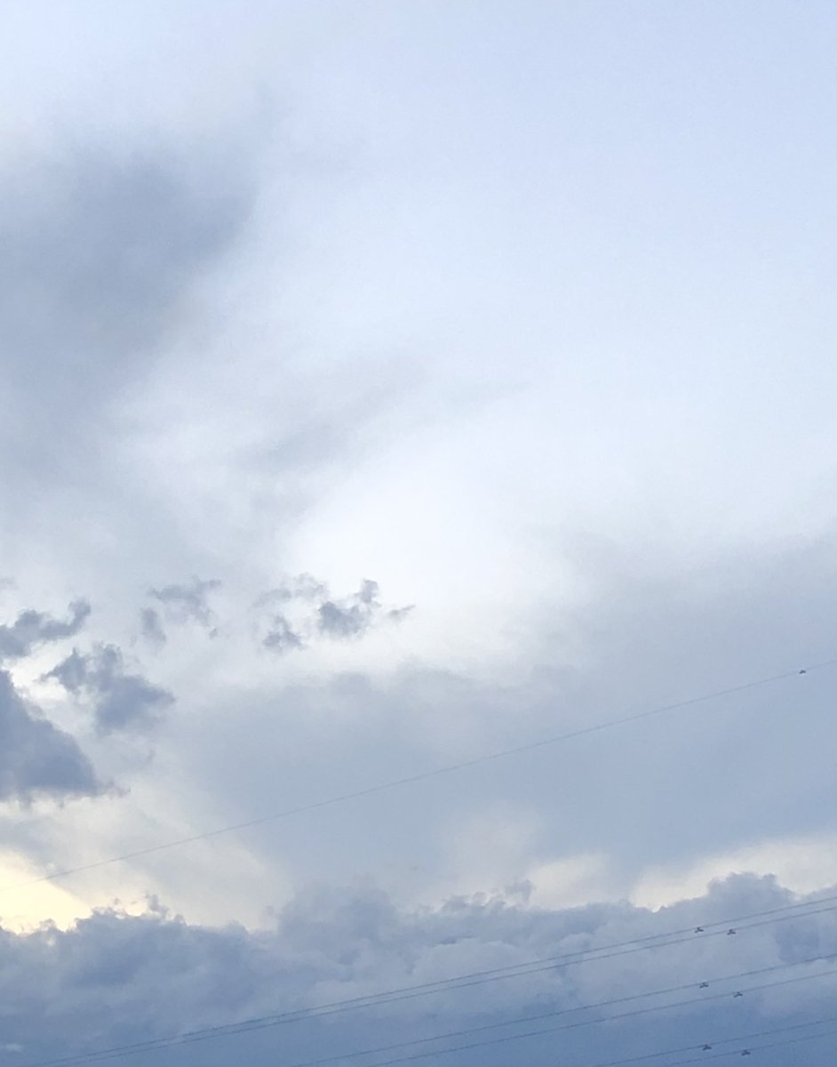 この雲の上には何があるのだろう