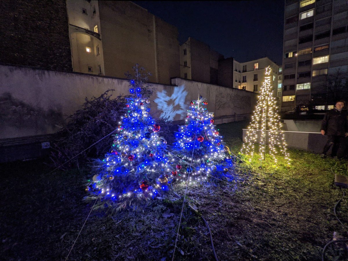 SDCLafayette's tweet photo. Décoration de Noël fait le wk dernier par des copropriétaires de la Résidence. https://t.co/0BvjxIscBO