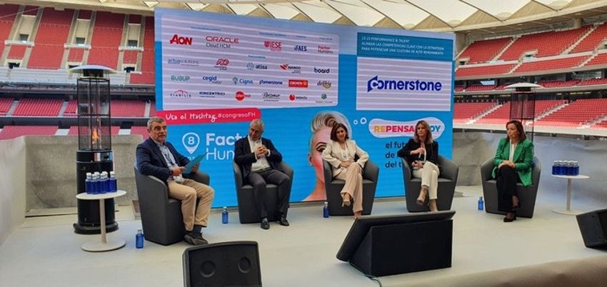 csod_ES's tweet image. #CSODBlog | Poco a poco están volviendo los eventos presenciales y hace poco estuvimos moderando una de las charlas del evento de #FactorHumano2021. 💥 ¡No te pierdas el resumen en nuestro blog!
👉csod.info/3xO7dsJ