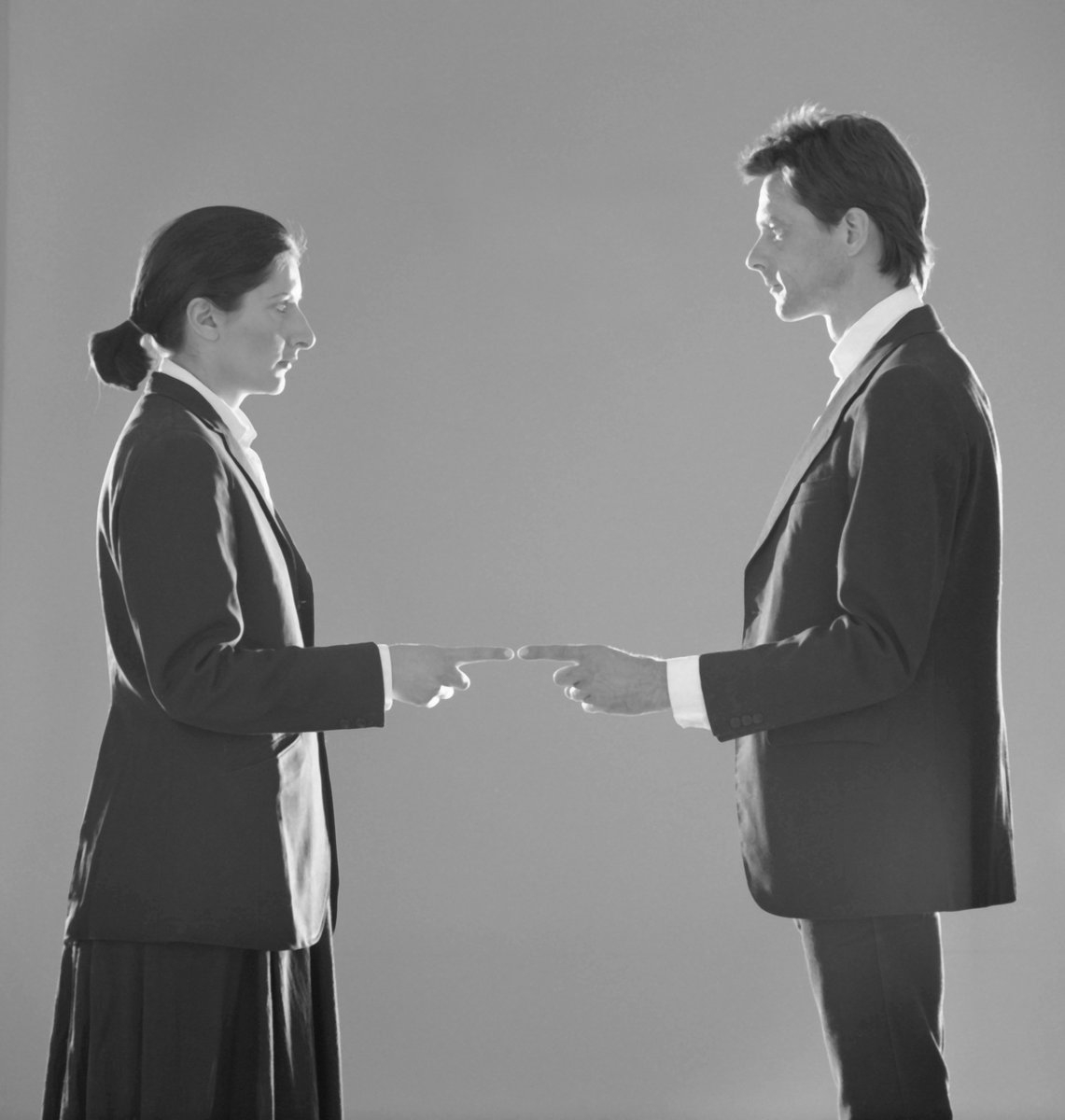 artribune's tweet photo. #fotodelgiorno: Marina Abramović e Ulay in "Point of Contact", 1980 https://t.co/PKOw55R7WN