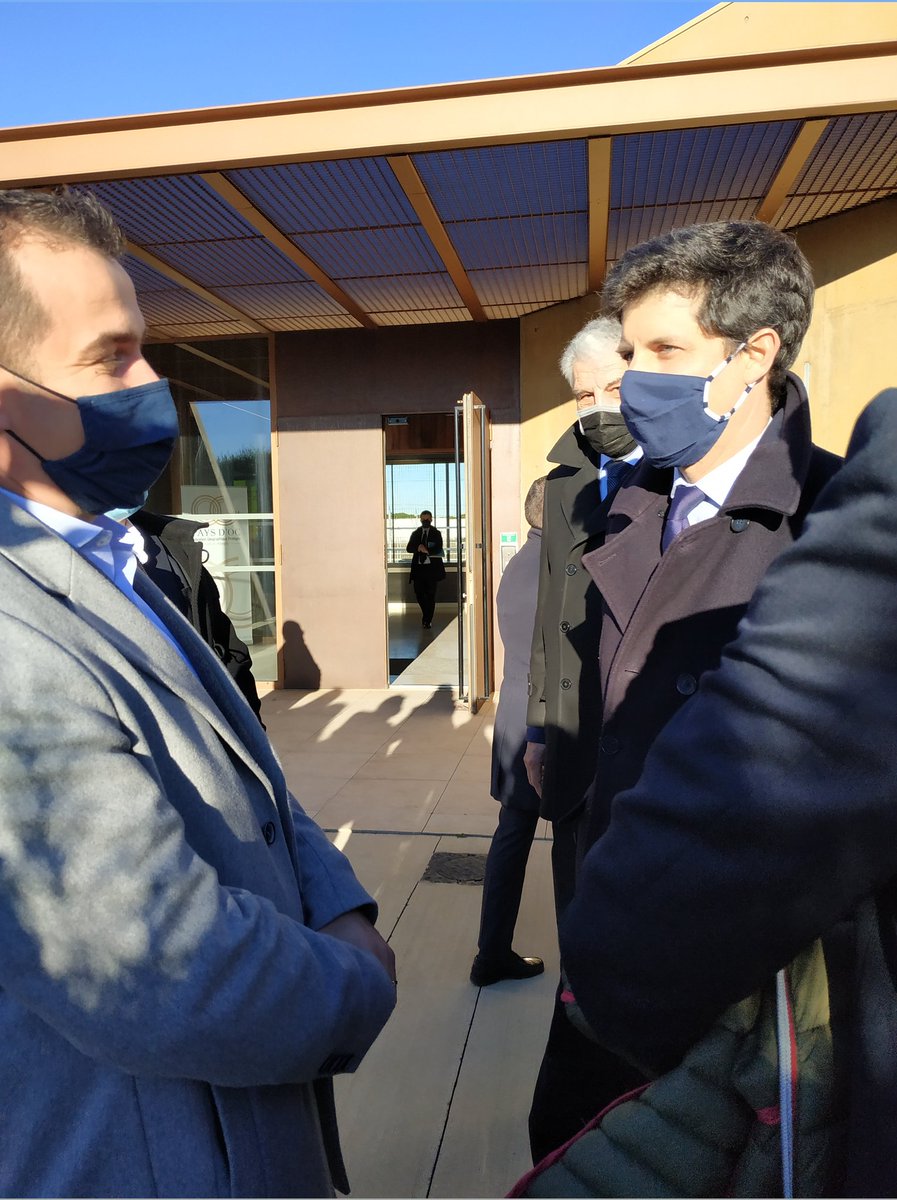JAOccitanie's tweet photo. Ce matin le M. le ministre @J_Denormandie est aux côtés des occitans pour la visite des nouveaux locaux d'IGP pays d'Oc. @JAOccitanie était présent pour l'accueillir. https://t.co/Ndgzj471jn