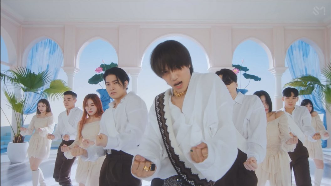 ELYXIONVERSE's tweet photo. "feels good to be the bad guy."  — KAI, 2021

#KAI2ndSOLO | #PEACHES https://t.co/syXosCxGZ3