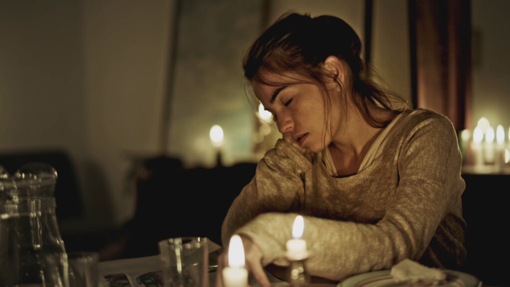 canal_33's tweet photo. 🎬 @curtcircuit33 amb “Edició taller”: la ficció “Balada triste de los Clash”, de F. Cánovas i F. Lorenzo, i el documental “Stolen Spring”,  de Núria Gironès
📺 A les 23.45 i en diferit a la carta
https://t.co/DMu5qhNClG https://t.co/2iiSK9lQIk
