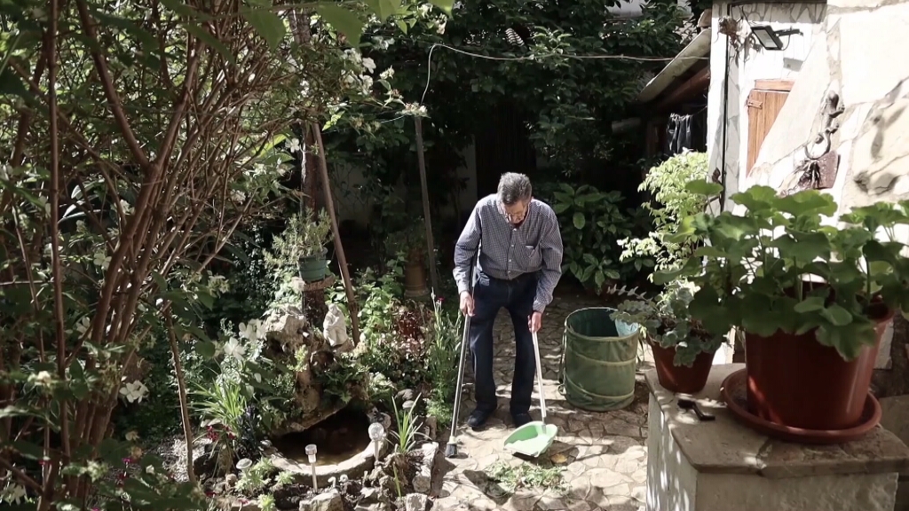 canal_33's tweet photo. 🎬 @curtcircuit33 amb “Edició taller”: la ficció “Balada triste de los Clash”, de F. Cánovas i F. Lorenzo, i el documental “Stolen Spring”,  de Núria Gironès
📺 A les 23.45 i en diferit a la carta
https://t.co/DMu5qhNClG https://t.co/2iiSK9lQIk