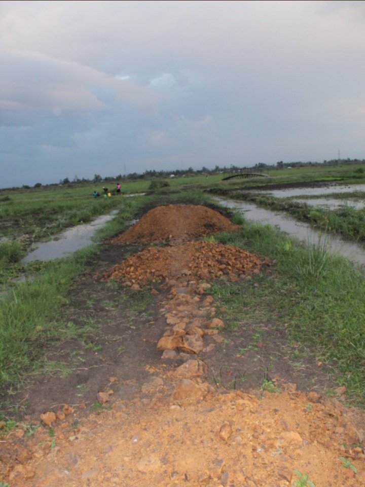 poeticscarlet's tweet photo. What happened to Agala Bridge?
Social accountability is key to achieving Community development.

#TheMissingBridge
@TheDebateGuru @EACCKenya  @KisumuCountyKE @kisumucounty @AnyangNyongo @TIKenya @TISAKenya @PolicyinKenya https://t.co/pftRmKiPsR