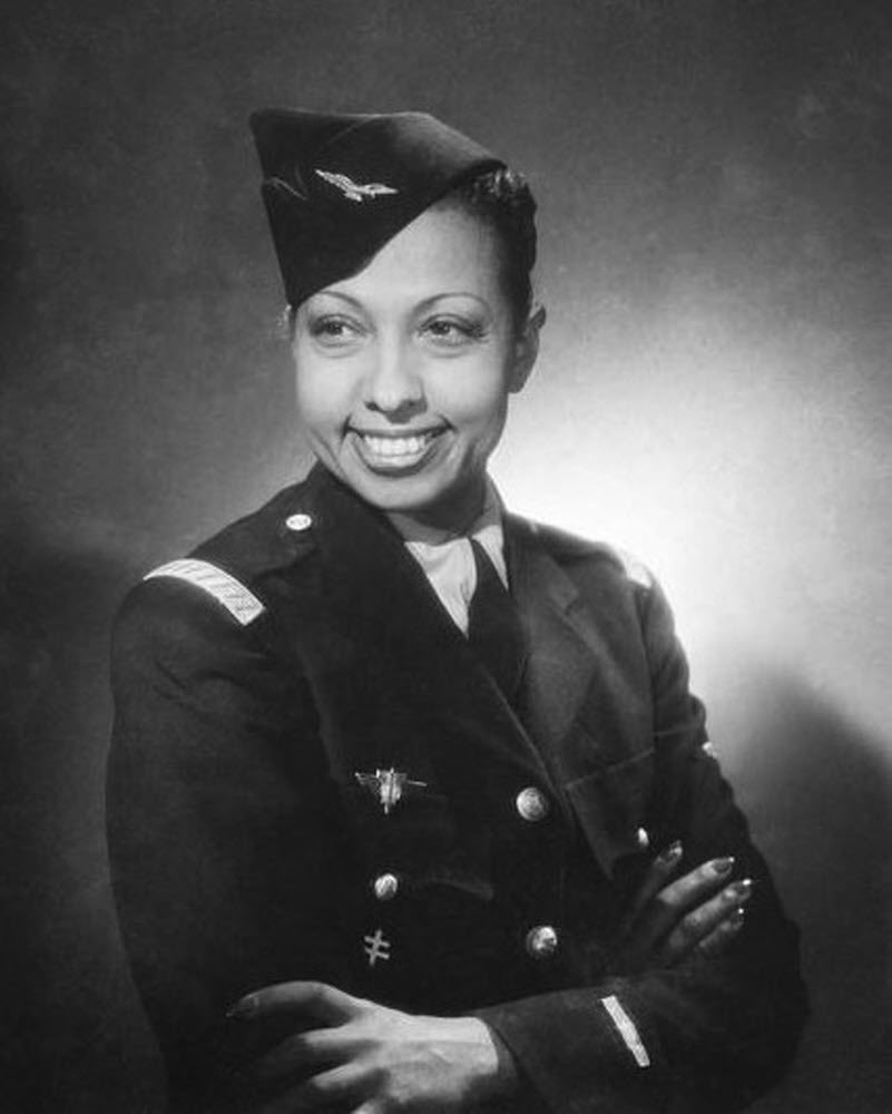 NaimaCharai's tweet photo. Aux grandes femmes la Patrie reconnaissante !
La Nation honore Joséphine Baker à un rang grandement mérité, elle devient un symbole de la France, celui de la lutte contre le racisme et de la résistance contre toute forme d’obscurantisme ! #JosephineBaker #reconnaissance #Pantheon https://t.co/oQy6Uh1Deo