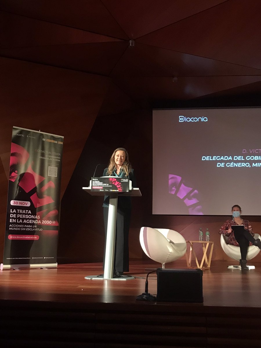 APRAMP's tweet photo. IVSeminario @DesactivaTrata Apertura y saludos institucionales #ConchiRodriguez #TaniaGarcia @inclusiongob y @VickyRosell El Estado defensor de las Víctimas  #avanzamos hacia una #leyintegral https://t.co/oeHhok928J