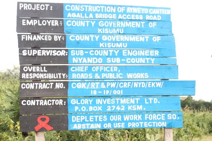 MercyOlal's tweet photo. We just need accountability on Agala Bridge,what's the way forward??@TheDebateGuru @EACCKenya  @KisumuCountyKE @kisumucounty @AnyangNyongo @TIKenya @TISAKenya @poeticscarlet @PolicyinKenya @PodiumAfrika 
#TheMissingBridge
 https://t.co/OMdSWycfeG https://t.co/AOeHxvmUck