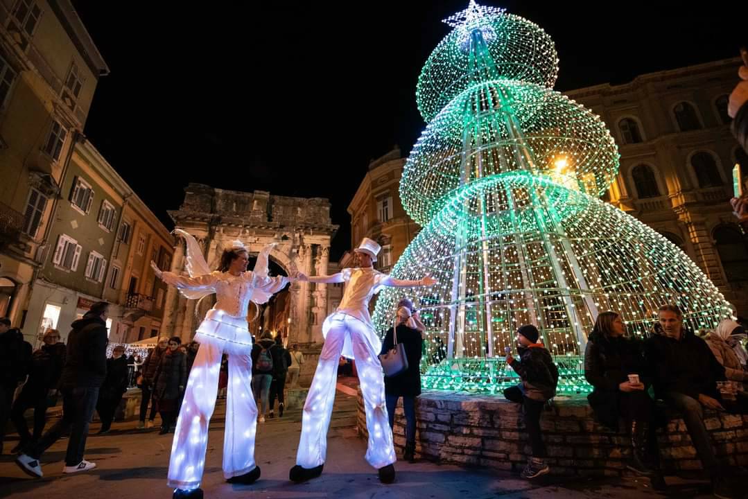 LuxuryPula's tweet photo. Are you ready?!
 "Advent in Pula - L'Avvento a Pola" starts tomorrow, are you coming?  Of course!  Let's meet and celebrate together the brightest month of the year;)
 Joy to all!
 ❄️ ❄️ ☃️ 🎶 🕯️ https://t.co/eNN97Gs6NP