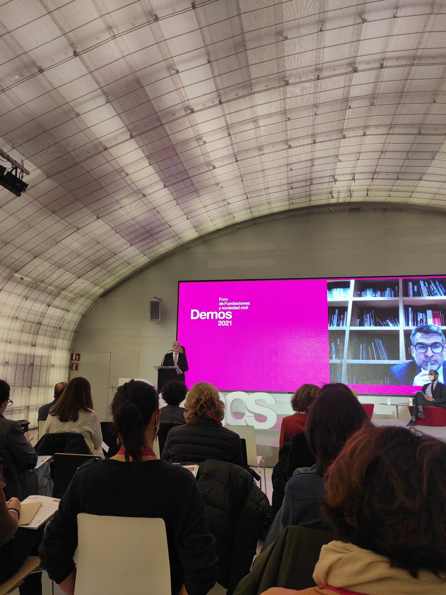 DiazRH_'s tweet image. Hoy en #Demos2021 compartiendo y reflexionando junto a Fundaciones y sociedad civil sobre filantropía. Ahora más que nunca es #TiempoDeFilantropía  @AEF_fundaciones @HogarSi