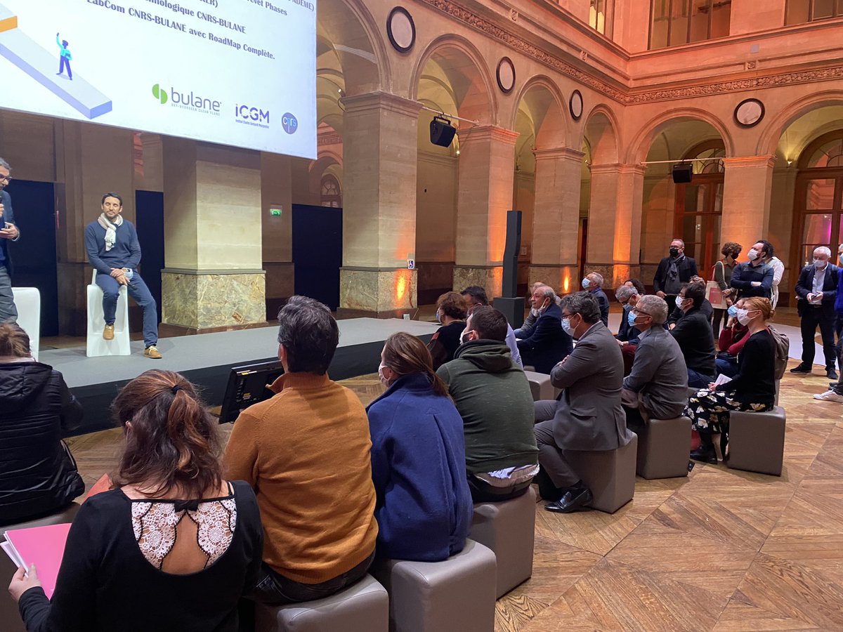 FabriceImperial's tweet photo. #LabCom Le show room dédié aux Laboratoires communs du @CNRS avec les entreprises est ouvert. Venez nombreux à découvrir aujourd’hui les innovations de rupture issues de 15 Labcom au Palais Brongniart. https://t.co/34q0GMIBE4