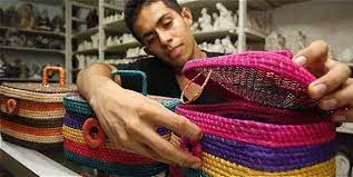 - Más de 4.500 emprendedores y comerciantes se beneficiarán de las Ferias Comerciales lideradas por la Secretaría de Desarrollo Económico.
- 22 zonas de la ciudad serán vestidas de Navidad, con iluminación y actividades culturales.
- 1.200  #Bogotá

ceo-latam.com/negocios/entre…