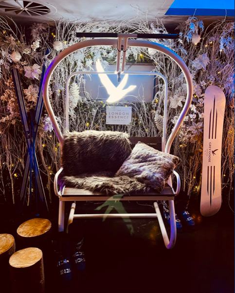 EvolveGroup4's tweet photo. We loved working with @luluedinburgh @greygoose and @londonessenceco to deliver this magical Apres Ski Bar space! Get down and enjoy some amazing cocktails and make sure to get a photo or two in the ski lift! #lulu #tigerlily #greygoose #skis #londonessence #apresski #snowboard https://t.co/LtCgK0agOU