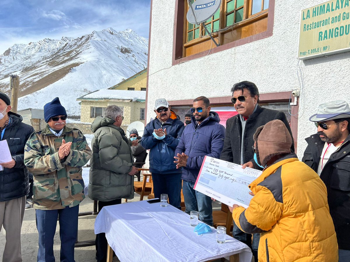 LadakhRo's tweet photo. Hon'ble CEC Sh @FerozKhan_Kgl disbursed compensation to the beneficiaries of village #Rangdum in the presence of Sh. @santoshsukhdeve, IAS, CALA #NH301, Col Rajeev Kumar, ED(P) @LadakhRo & @ColShivkumar GM(P) PMU-Kargil
@nhidcl @MORTHIndia @DIPR_Kargil @lg_ladakh @nitin_gadkari https://t.co/zQhuP3vqQI