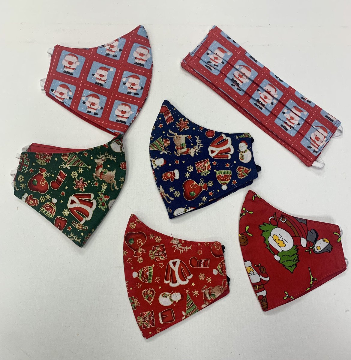 Wear a mask 😷…but make it festive 🎅🏼🎄
#banbury #henrysofbanbury #wearamask