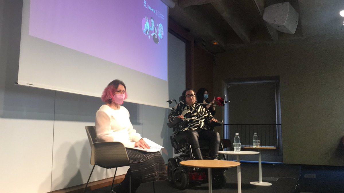 patrisocial's tweet photo. Interesante encuentro #MujeresModoONVG. En este momento @vcarcedo de @portalento_ entrevista a Wafa El Elj, víctima de #violenciadegénero. “Nadie es dueño de nuestra vida, de nuestra opinión ni de nuestro propio cuerpo. Busca ayuda y lucha con todas sus fuerzas”. https://t.co/xUAmQk9HGa