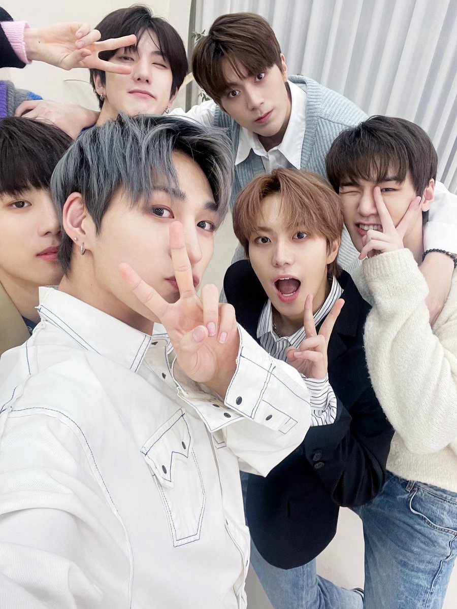 shznjh's tweet image. happy 5 months JUST B❤️! 
this is soo unbelievable.. let’s make a promise to be together for 100000 months😳💓💓!!

HAPPY FIVE MONTHS JUSTB

#5weetMonthsWithJUSTB
#JUSTB #저스트비
@JUSTB_twt @JUSTB_Official