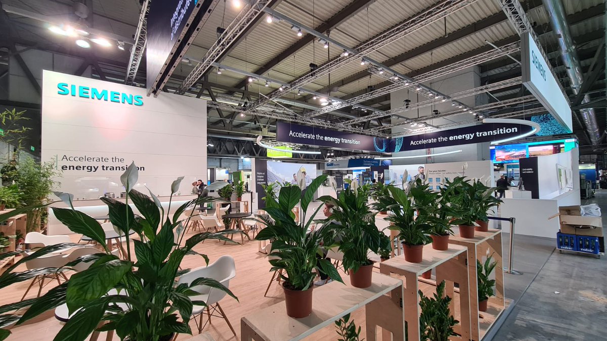 Robert_Sarcevic's tweet photo. Today #enlit2021 kicked off in Milan, 🇮🇹 -
Once more, @Siemens is the proud Diamond Partner - presenting &amp; showcasing what it takes to "Accelerate the energy transition"
Join us : https://t.co/TCgdtBz5LQ

#energytransition #decarbonization #enliteurope
@SiemensInfra @Enlit_Europe https://t.co/DWLgiTMbtL