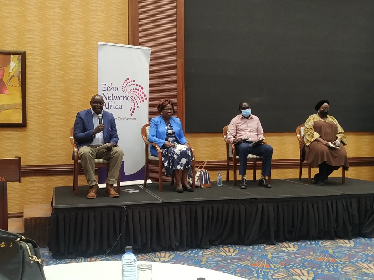 youthagenda254's tweet photo. #RoadmapTo2022GeneralElections

"If we are to get out of the REDZONE, we need to #DebunkMisinformation" Mr. @jkchangwony, Executive Director @CRECOKenya 

#InvolveYouthKE
@democracy_trust @en_africa @UNDPKenya @WinnieMoriasi @CMDKenya @UraiaTrust @EUinKenya @ORPPKenya @IEBCKenya https://t.co/vEpDy3WaFN