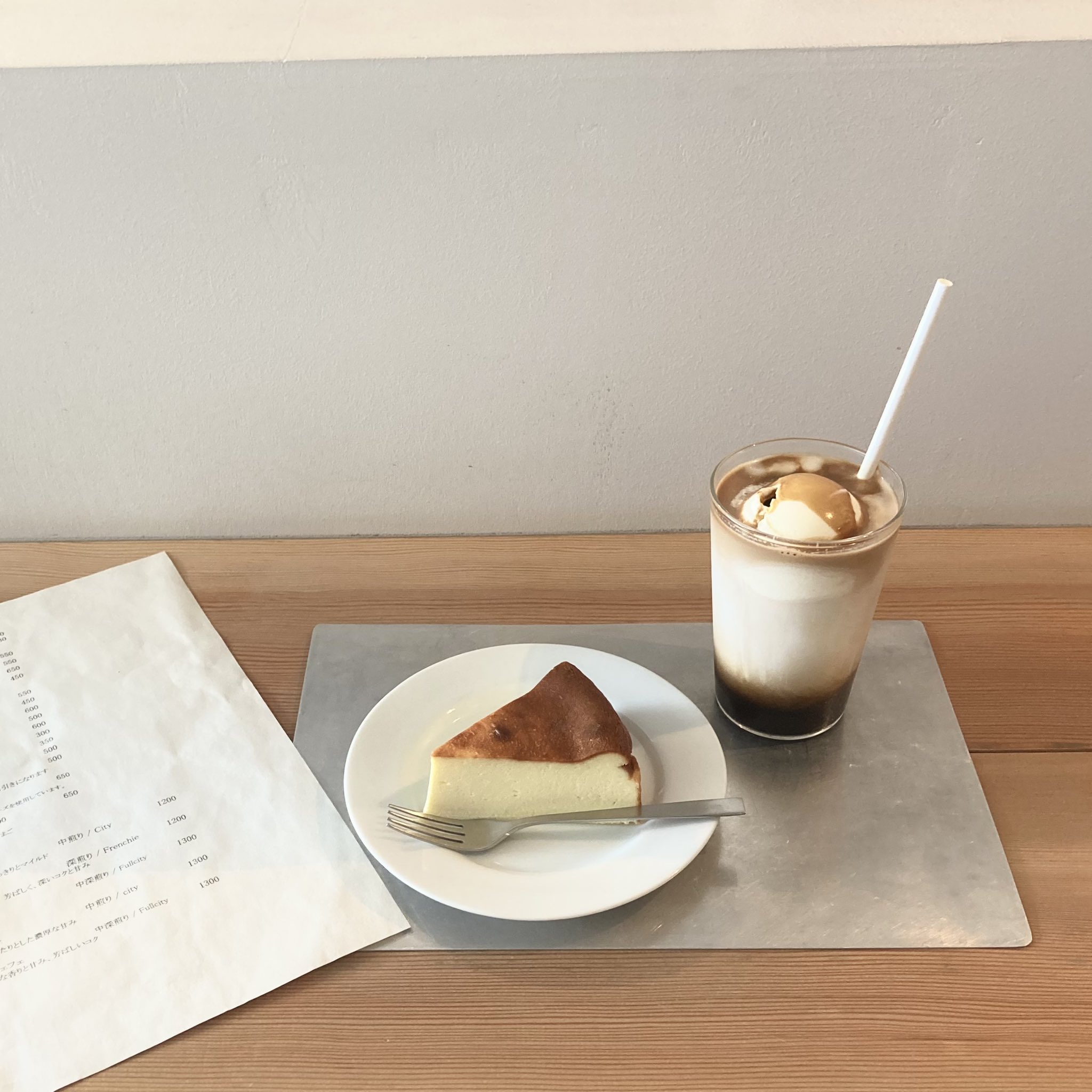 こう カフェ巡り コーヒーフロート美味しすぎ チーズケーキと相性抜群 Swimpondcoffee 京都 京都カフェ 河原町カフェ カフェ巡り カフェ巡り好きな人と繋がりたい T Co Nxhxwradqb Twitter