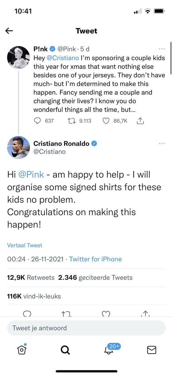 mikee_96's tweet photo. @LindoDuvall Ronaldo zijn reactie: https://t.co/066kRt5XCu