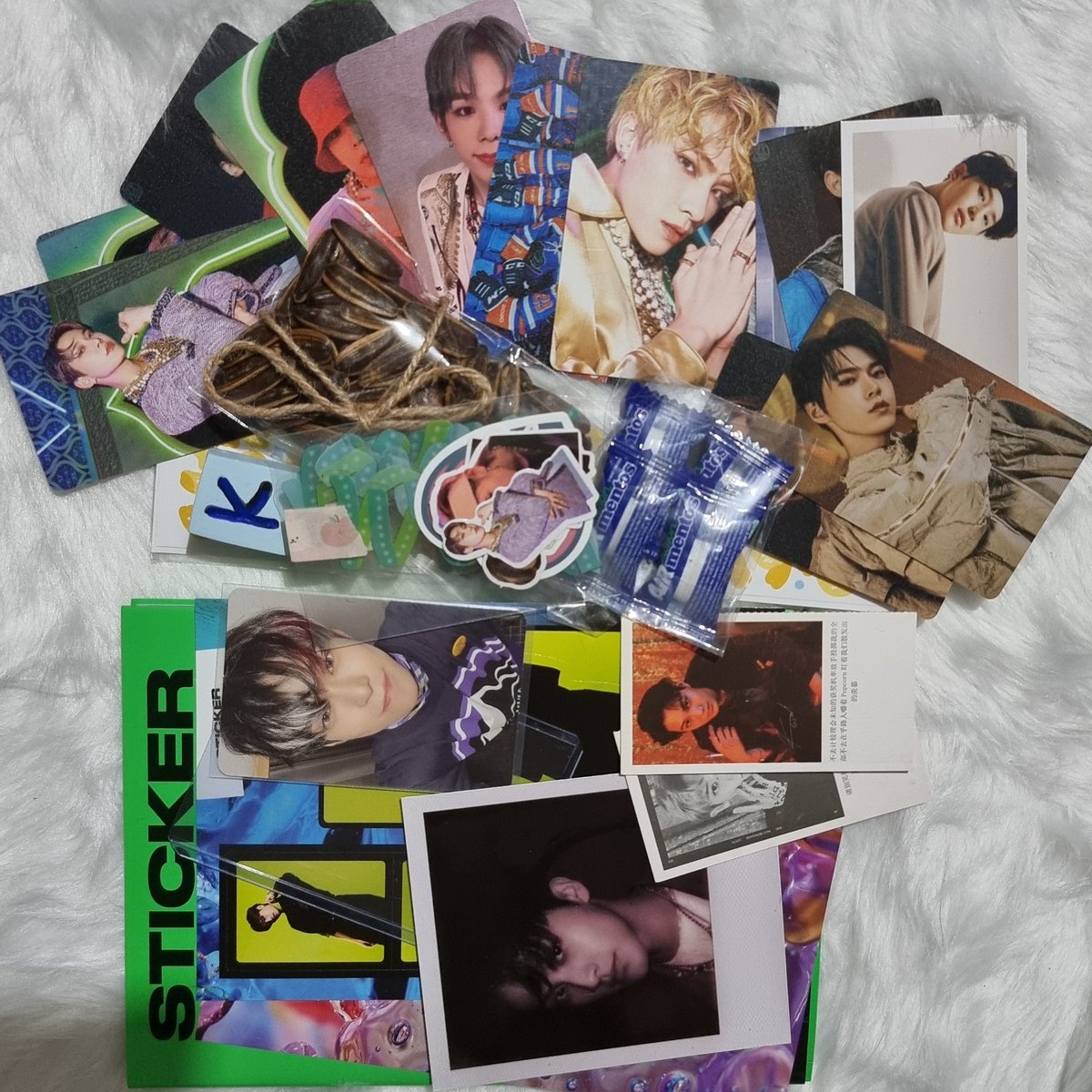 uridongyoung's tweet photo. Bought this unsealed sticker album with complete inclusions. Did not expect to have these freebies γ
γ
Thank you @byunchenle for a smooth transaction! Sobrang secured ng packaging and super bait pa. Thank you nakauwing safe si Doie. Until our next transaction π β #YramFeedbacks https://t.co/BQalFzEGJa