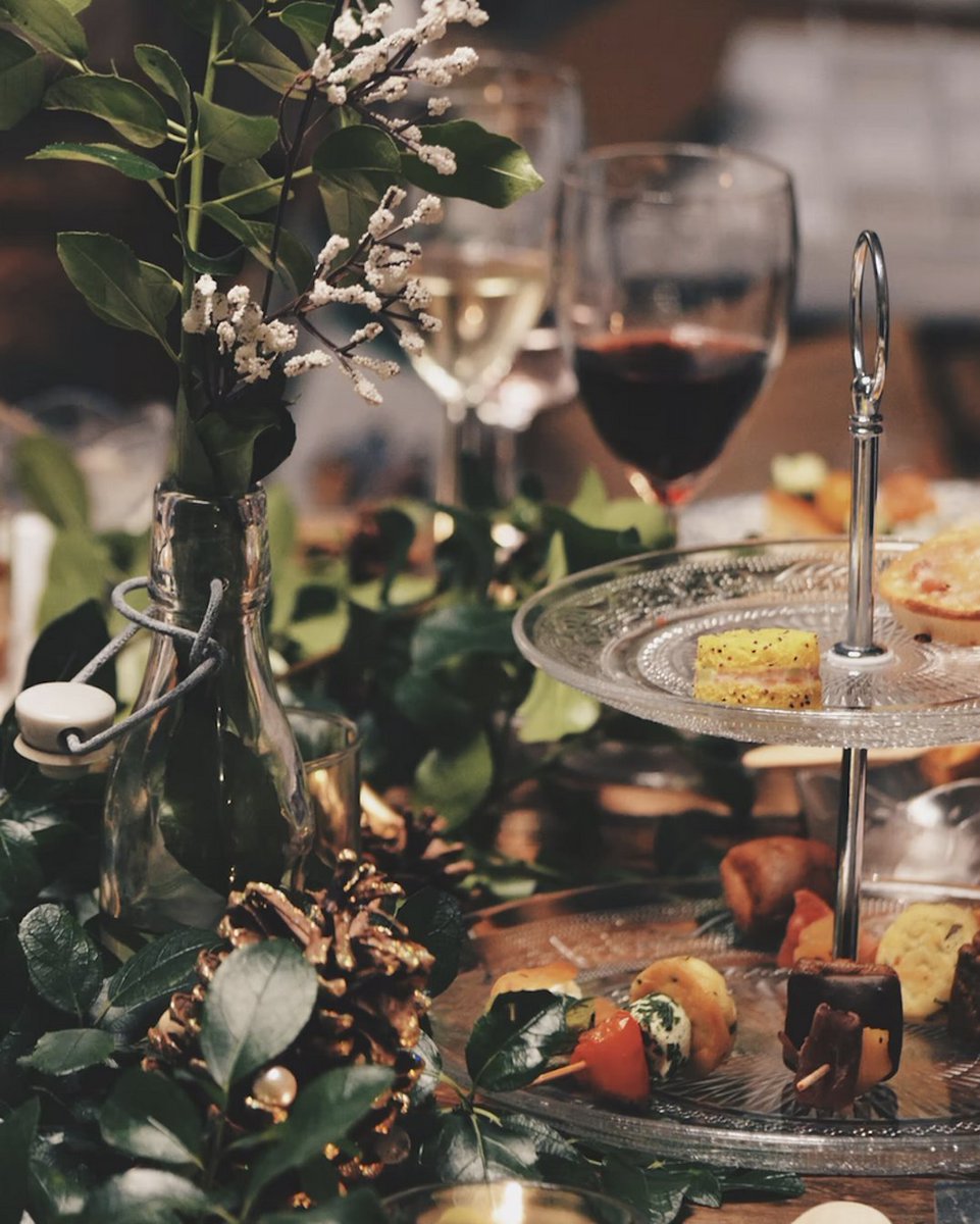 FlavourPost's tweet photo. Let the festivities begin ✨ Discover wonderful flavours and unique, delicious gifts on FlavourPost today!

#festivities #artisanfood #artisangifts #uniquegifts #foodiegifts #discover #flavourpost #foodmarketplace https://t.co/rD759JCZRp