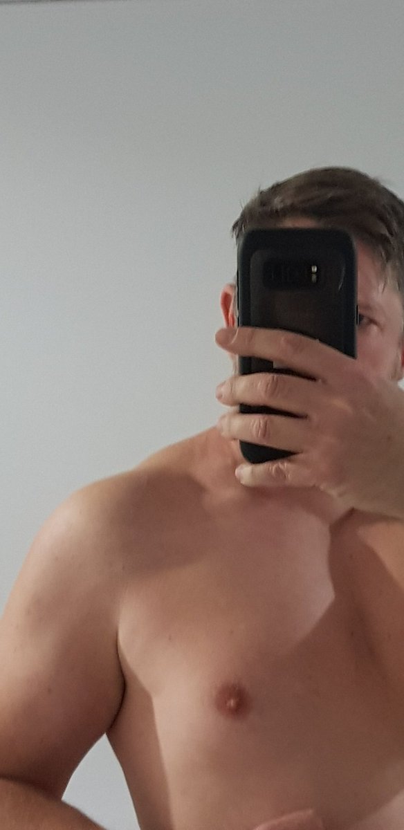 GavinWi79234383's tweet photo. Shoulders day and feeling #pumped 💪💪 how have we got to the end of November ?! #bodybuilding #muscles #delts #traps #gethuge #getswole #projectmutate #fitness #menwithmuscles #fitguy #fitfam #Tuesday #bettergymsidcup https://t.co/RCKrrwvgDL