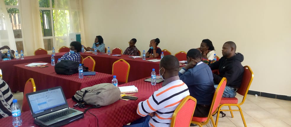 MuunganoCentre's tweet photo. Ongoing @MotionTrackerKE follow up meeting with stakeholders in Siaya County. There is a need to reduce unmet needs of FP by ensuring continuous availability of commodities in Siaya. @pai_org @Amref_Kenya @UNFPAKen @YouthActKE @HennetKenya @Febronne1 @NCPD_Kenya @BeatriceOkundi https://t.co/bGLw5tky3x