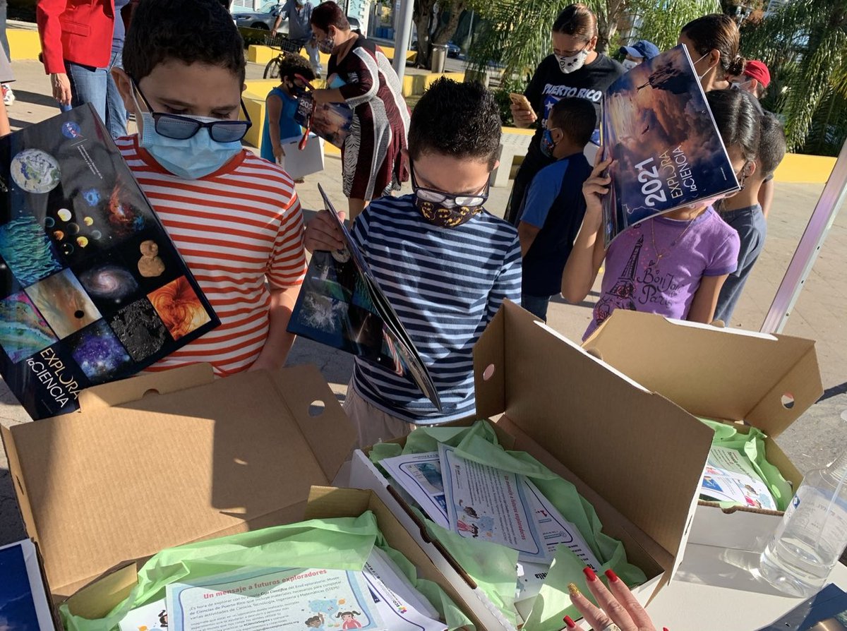 adamonzon's tweet photo. de comunidades de escasos recursos. Este proyecto de #STEMbox ha sido exitoso despertando y motivando interés en las ciencias a +2,000 niños en #PuertoRico desde el 2020. Queremos seguir inspirando nuestros niños y jóvenes en ciencias, tecnología, ingeniería y matemáticas, 2/3 https://t.co/vy9Xjf19EH