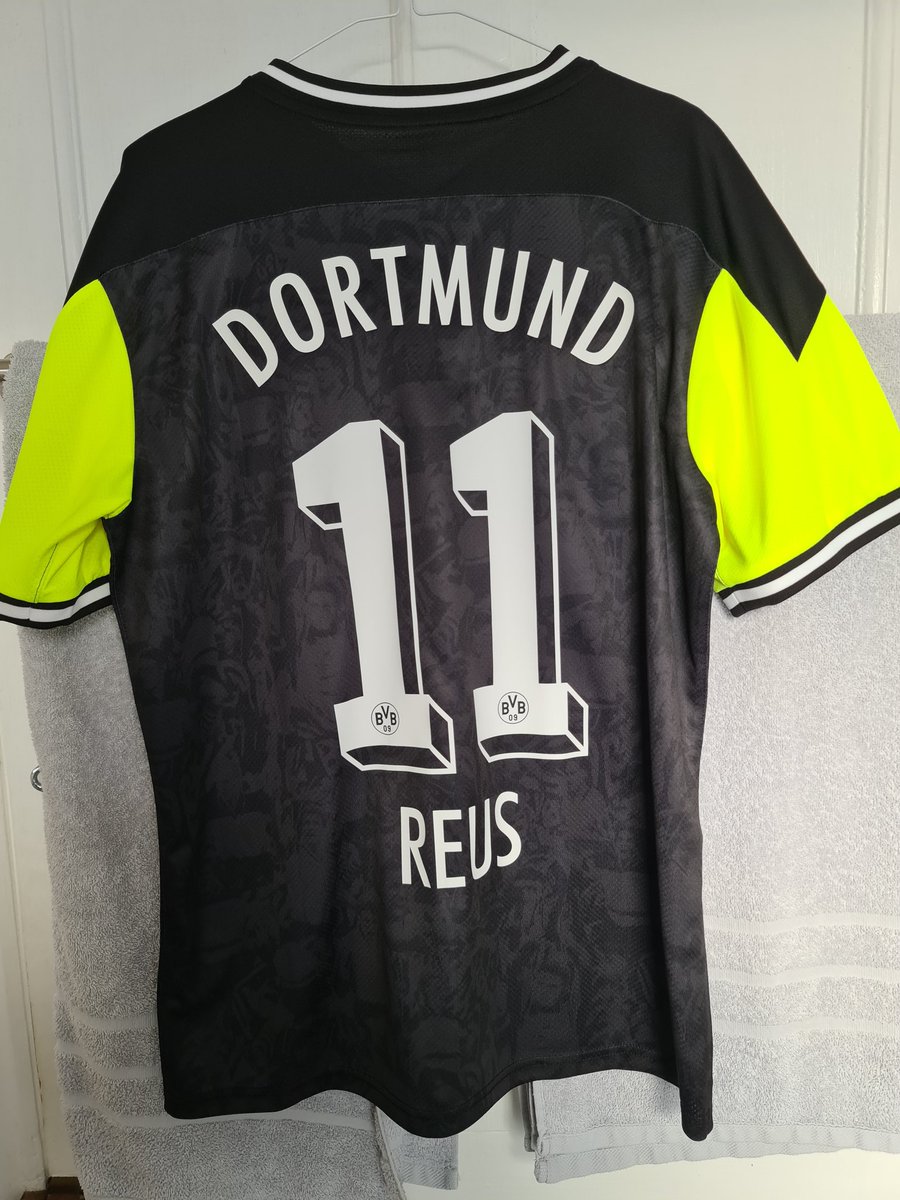 RT @CornishShirt: Reus Neon Null. Large. With box and tags. £90 https://t.co/4c7fc0K0ek