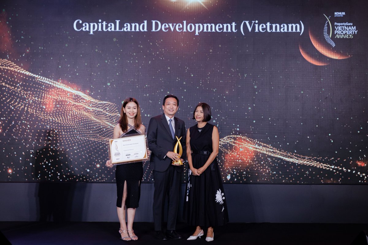 CapitaLand's tweet photo. 🌲 🏆 #CapitaLandDevelopment won 7 #awards incl. ‘Best #Sustainable Developer’ & ‘Special Recognition in Sustainable Design and Construction‘ at #PropertyGuru #Vietnam Property Awards 2021. CLD was also noted for its #CSR efforts & residential developments https://t.co/ZzEAomGmhh https://t.co/Uq0WMH44Fy