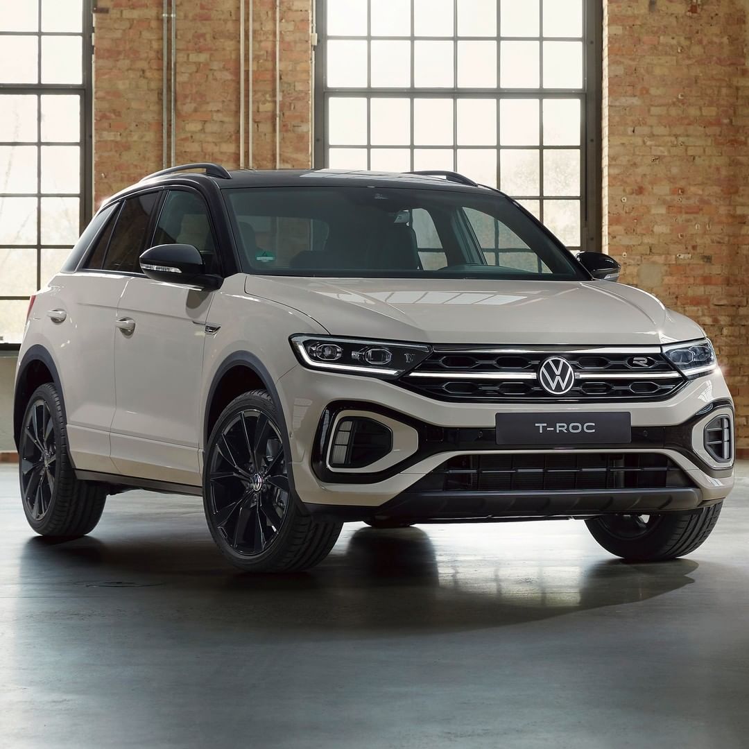 Ardasa2000's tweet photo. 🆕 ¡Así es el Nuevo #VWTRoc! Diseño expresivo y tecnología innovadora.

✔️ Interior de alta calidad con panel de instrumentos de nuevo diseño.

📱 Equipado con tecnología de segmentos superiores.

💪 El #VWTRoc llegará con un motor de 300 CV.

📅 Llegarán en la primavera de 2022. https://t.co/3zPkQ1UTJo