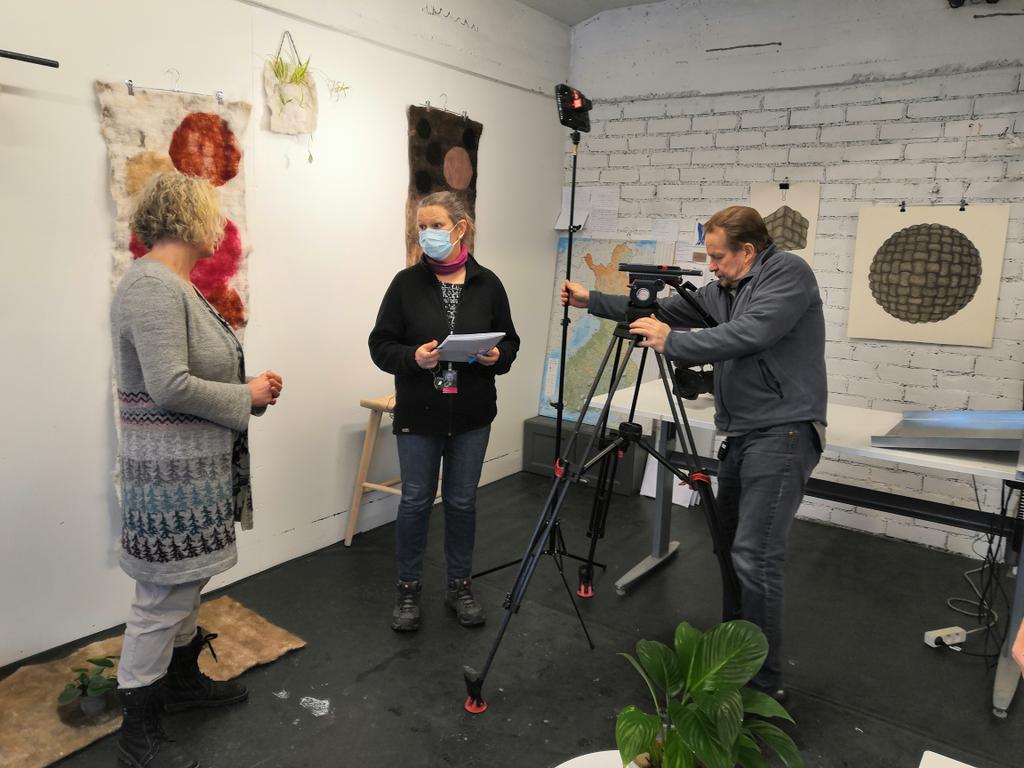 MTV3 uutiset tänään Hiukkapajalla tekemässä juttua hiusten kiertotalouteen liittyvästä toiminnastamme. <a href="/MTVUutiset/">MTV Uutiset</a> <a href="/RantasenSaara/">Saara Rantanen</a>
<a href="/LABfinland/">LABfinland</a> @hiukkahyvä <a href="/creationhq/">ContentCreationHQ</a> @GreenLahti2021