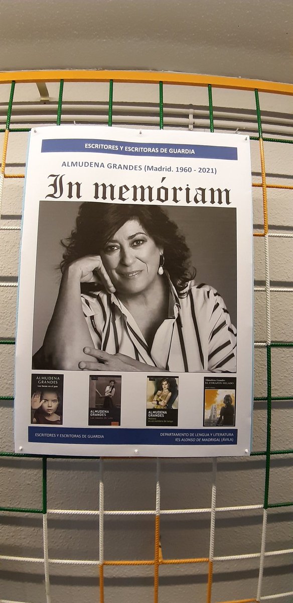 iesalonsodemad1's tweet photo. @lgm_com Y aquí nuestro pequeño homenaje a esta gran figura de la literatura española. Gracias por tus obras, te seguiremos leyendo. https://t.co/RSEtHU5WtW