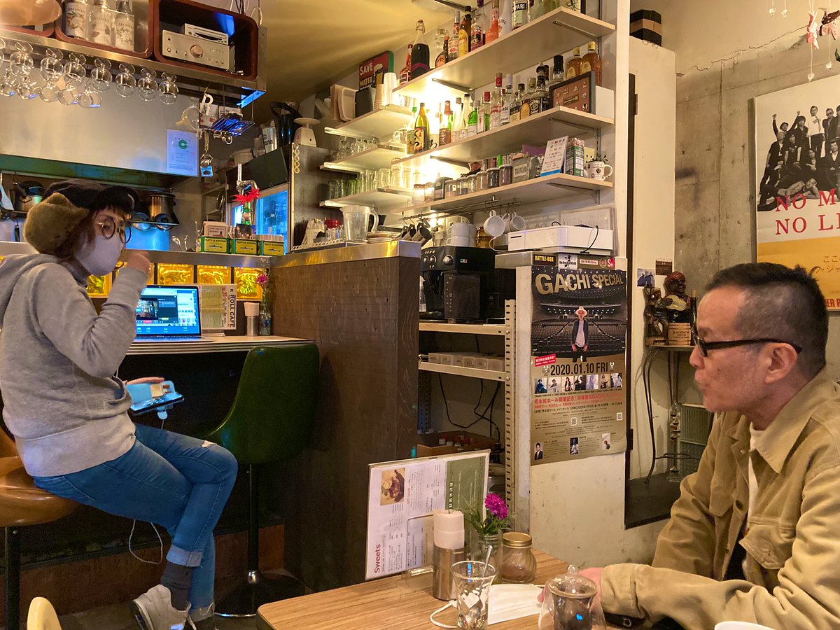 koga_aki's tweet photo. ただいま、熊本のオシャレカフェで、
ルーシーチャンネル初の生配信中です♪
👇👇👇
としま旅 YouTubeLive in 熊本 @ROLL CAFE https://t.co/XXMs6oLN7d @YouTubeより
#ルーシー
#スマイリー原島
#rollcafe https://t.co/N4XAg5DM4b