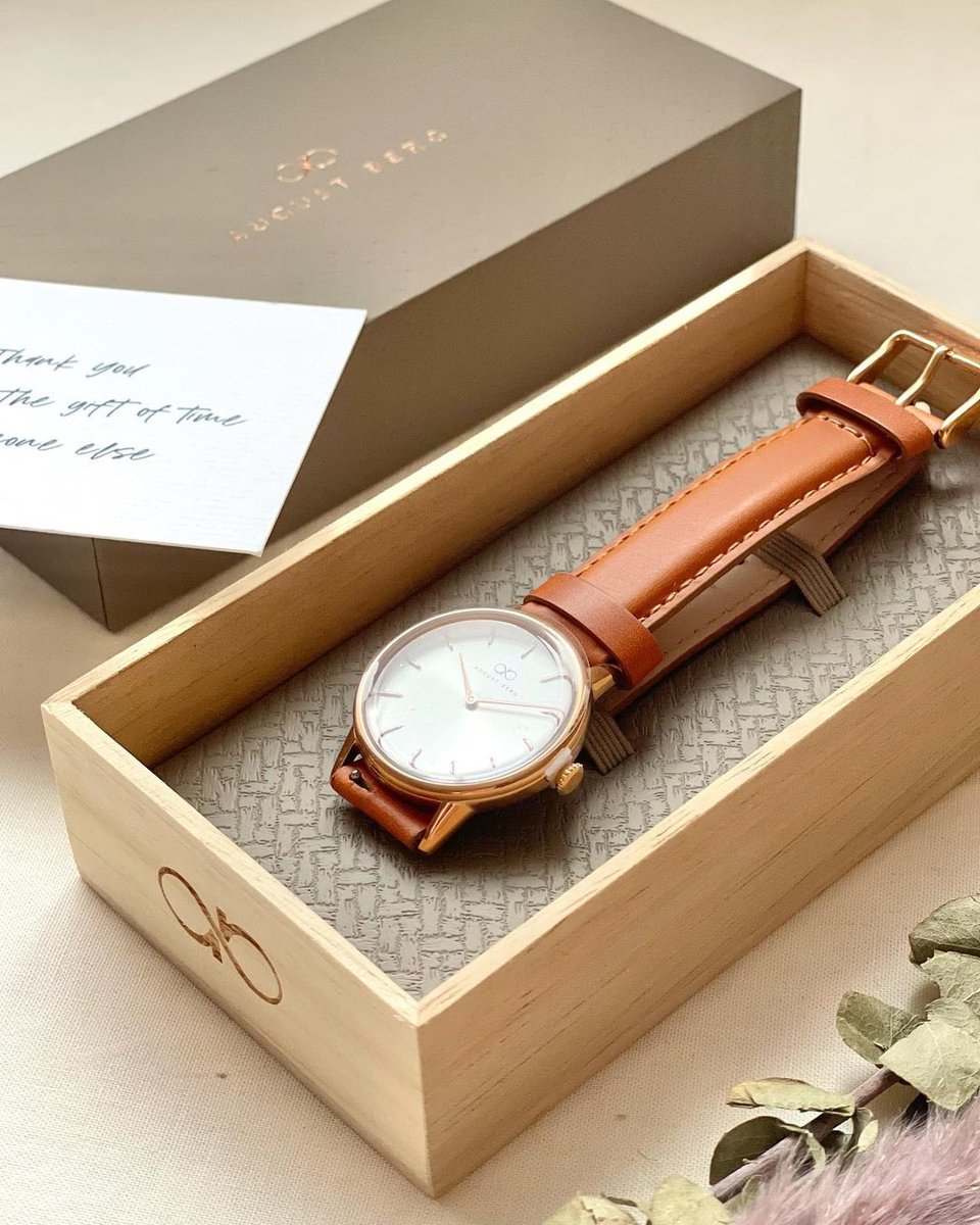 AugustBergJapan's tweet photo. ホリデーシーズンにぴったりなギフト🤍

#AugustBerg #AugustBergJP #Timefulness #TheGiftOfTime #オーガストバーグ #時間の贈り物 https://t.co/lc3MOORPRS