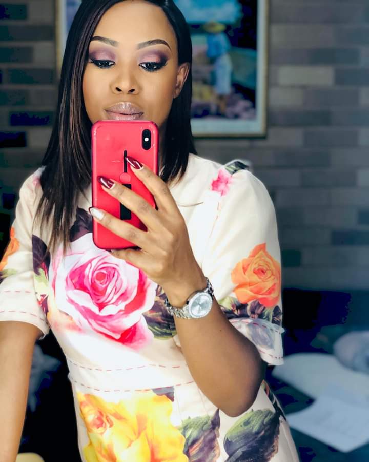 RefilweMadumo's tweet photo. She dey fine fine.. Sweet pass shito 🌼
#newhair #bonestraight #facebeat #allnice #flowers #peachdress #hairdid #nailsdid #everythingdid #melanin #melaningoddess #blackgirlmagic #yallcantstandit #blackandproud #blackisbeautiful #blackisgold #blackislove #blackispower #grateful 🧡 https://t.co/49FHqi4HNz