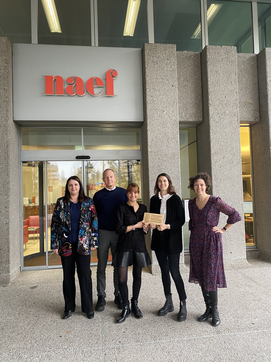 BLabSwitzerland's tweet photo. Aujourd’hui, nous nous réjouissons de fêter l’arrivée de Naef Immobilier au sein de la communauté #BCorp ! 🎊 Les enjeux sociétaux et environnementaux sont au cœur des préoccupations de Naef Immobilier depuis longtemps et ils s'inscrivent désormais dans leurs status 🌱 https://t.co/qTjjoBGbgt