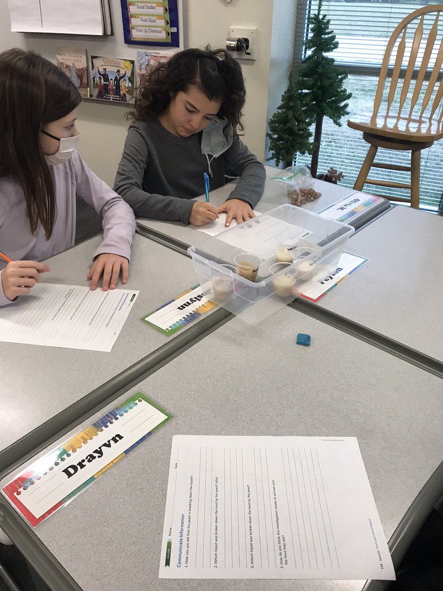 rachelteachkc's tweet photo. How can yeast in liquids help us understand how animals get energy from food? #5thScience @MPTimberwolves #opsmomentsthatmatter #ourmoment https://t.co/uGpr8FJl40