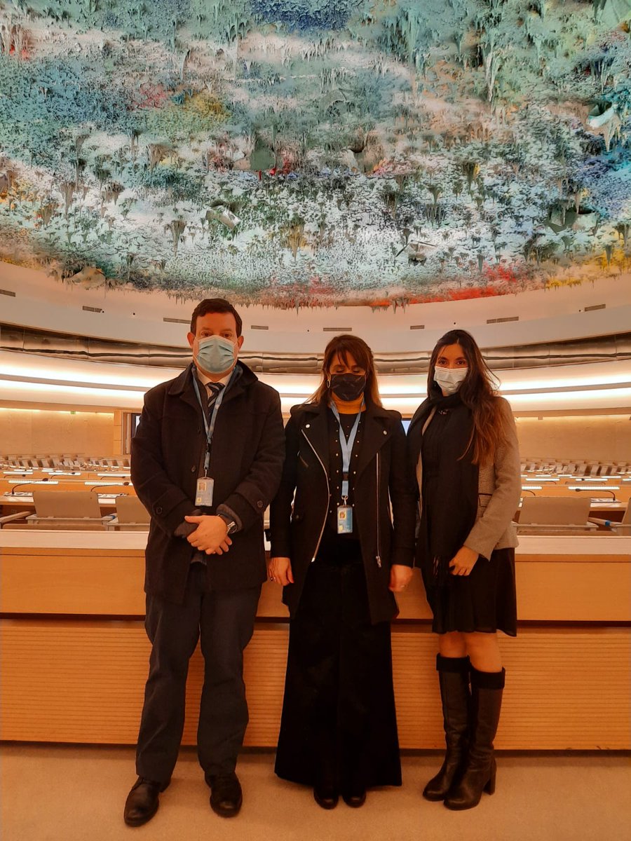 vikidonda's tweet photo. Ya en Suiza recibimos las credenciales de @ONU_es en el Palacio de las Naciones, de la mano de la Misión Permanente de Argentina ante los Organismos Internacionales en Ginebra 🇦🇷 🇨🇭.
Muchas gracias Christian Machuca y María Eugenia Vázquez Paul por el cálido encuentro. https://t.co/BwuLFUHXWF
