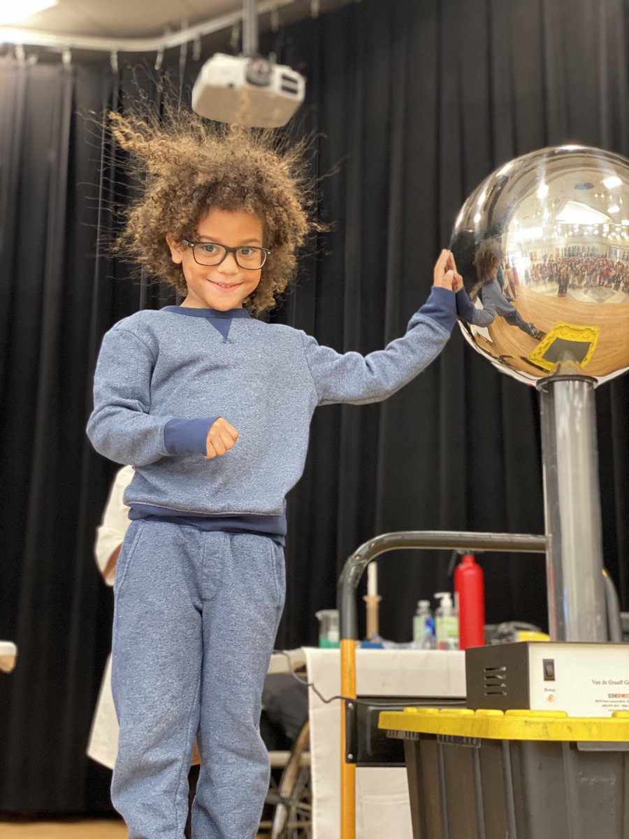 mistyryoung's tweet photo. How is your Tuesday morning going? Ours is ELECTRIC! 🧪⚡️🥼Thank you #extremescience for an amazing morning with our Walker Stars! @WalkerElem @WalkerPTA https://t.co/R3Sy7gfDJX