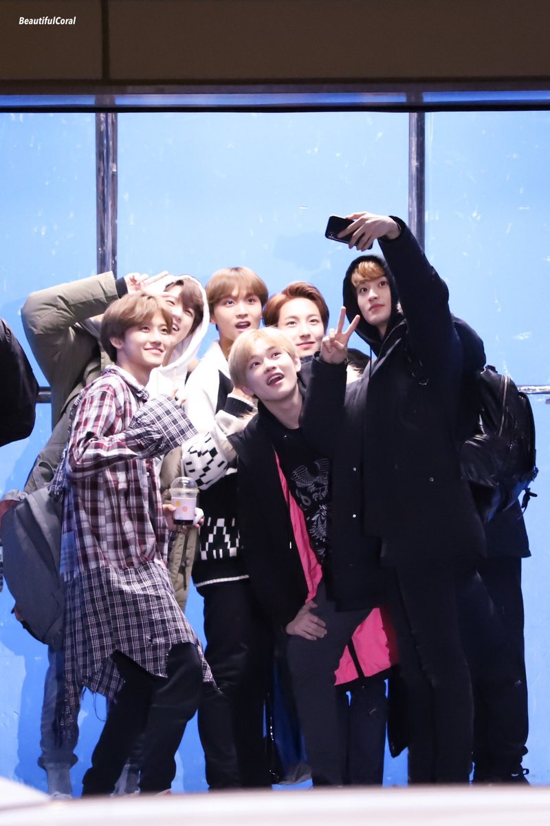 timeto_DR's tweet photo. 181201 DREAM SHOW
#동런 https://t.co/3NHiCo6kKi