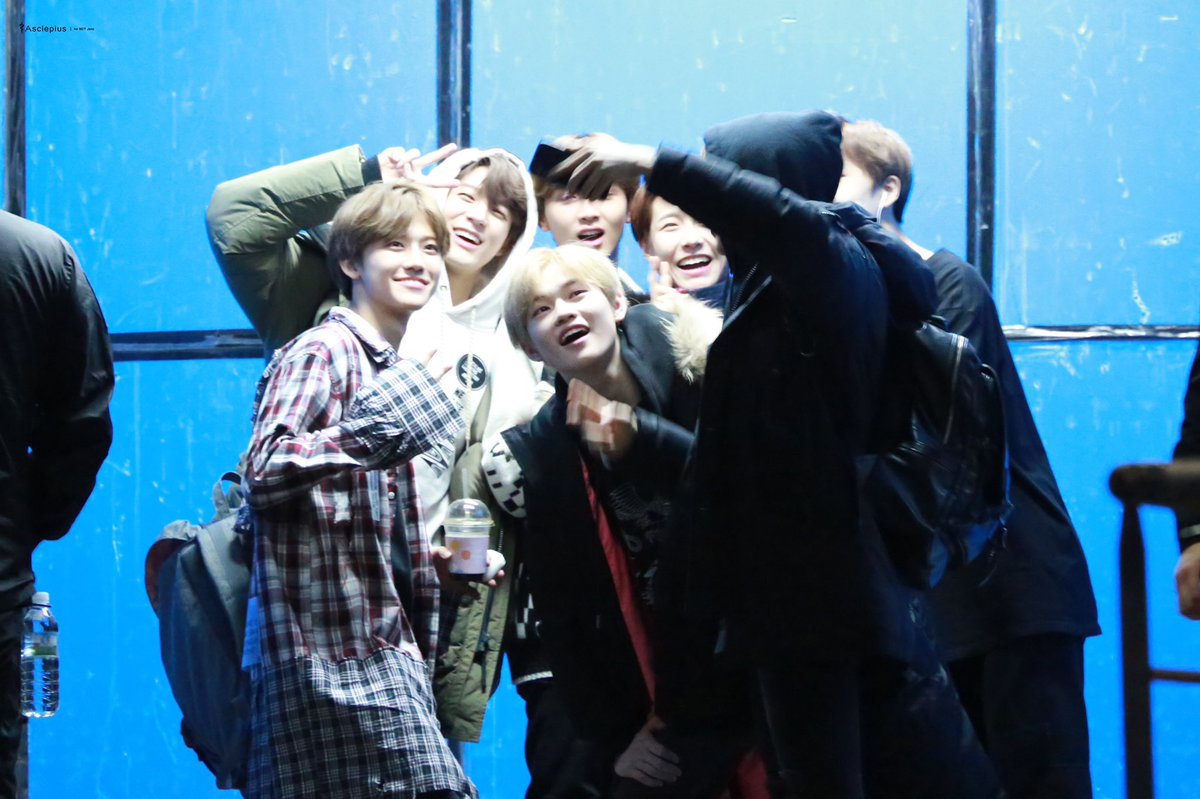 timeto_DR's tweet photo. 181201 DREAM SHOW
#동런 https://t.co/3NHiCo6kKi