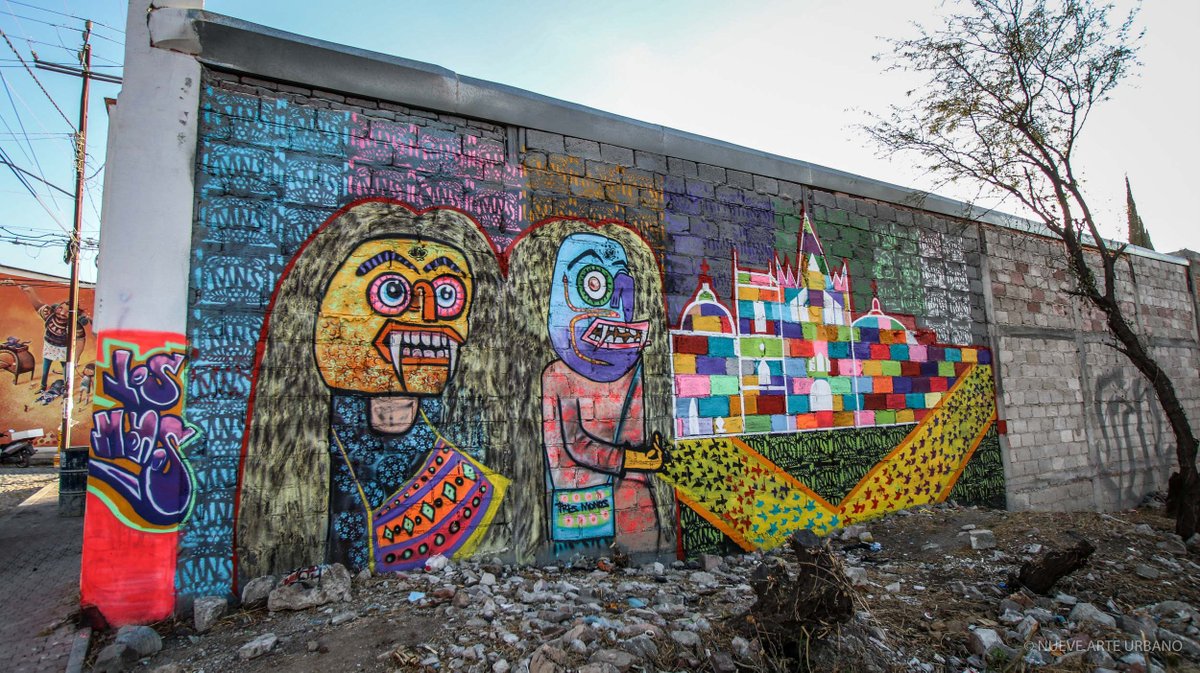 NueveArteUrbano's tweet photo. Por: #TresMonos
Nuestras #fiestas y #costumbres son #inspiración para el #arte. En 2018 con #Artesanto creamos #murales sobre la “Fiesta de los Locos” y unir a la gente de #SanMiguelDeAllende en con esta fiesta #tradicional. #NueveArteUrbano #Incusa #Art #FiestaDeLocos https://t.co/dv8FttNkoo