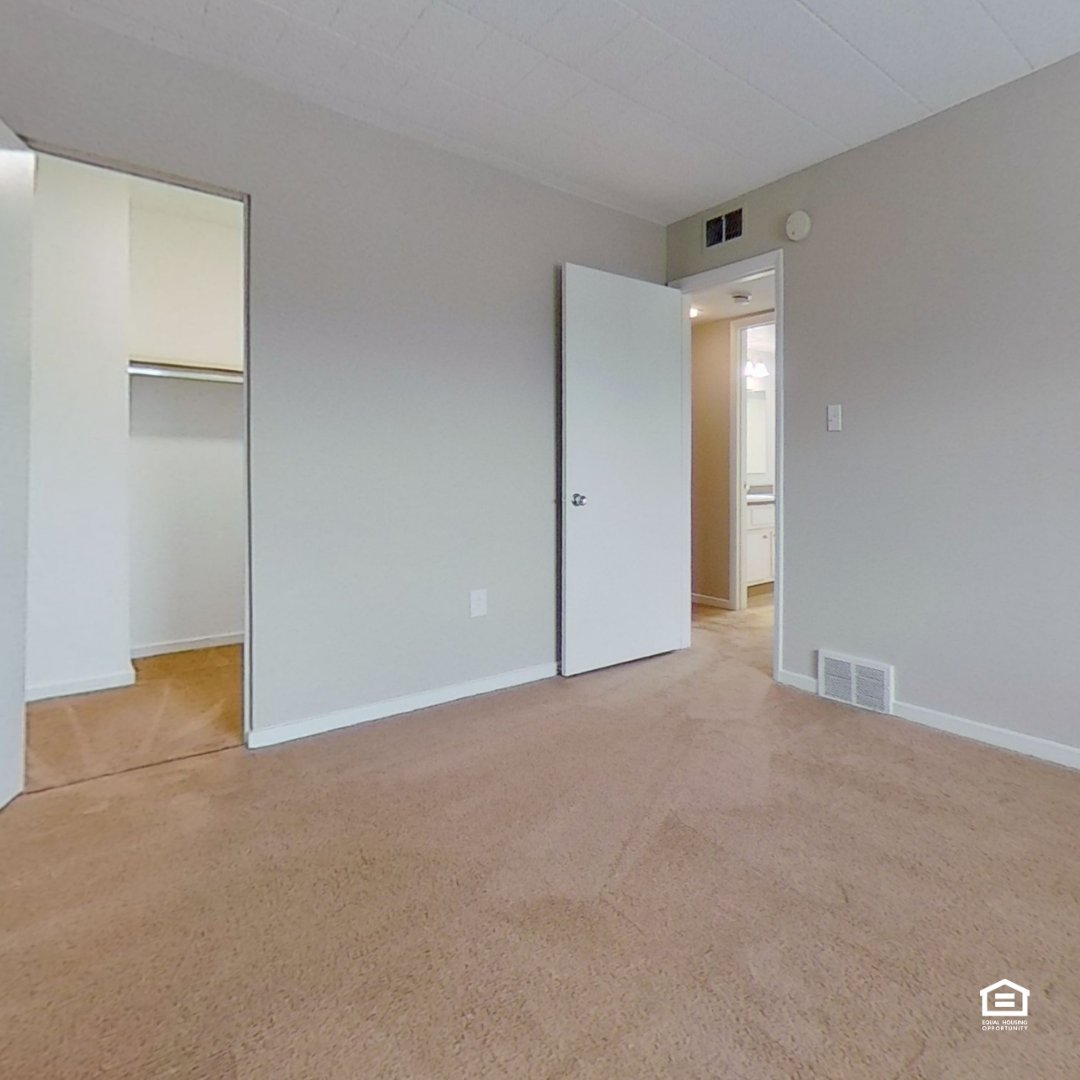 Spacious bedrooms ✅
Plush carpeting ✅
Premium closet space ✅
All that's missing at Washington Gardens is YOU! Learn more about how you can join our Carnegie community by visiting our website today!
washingtongardens.com